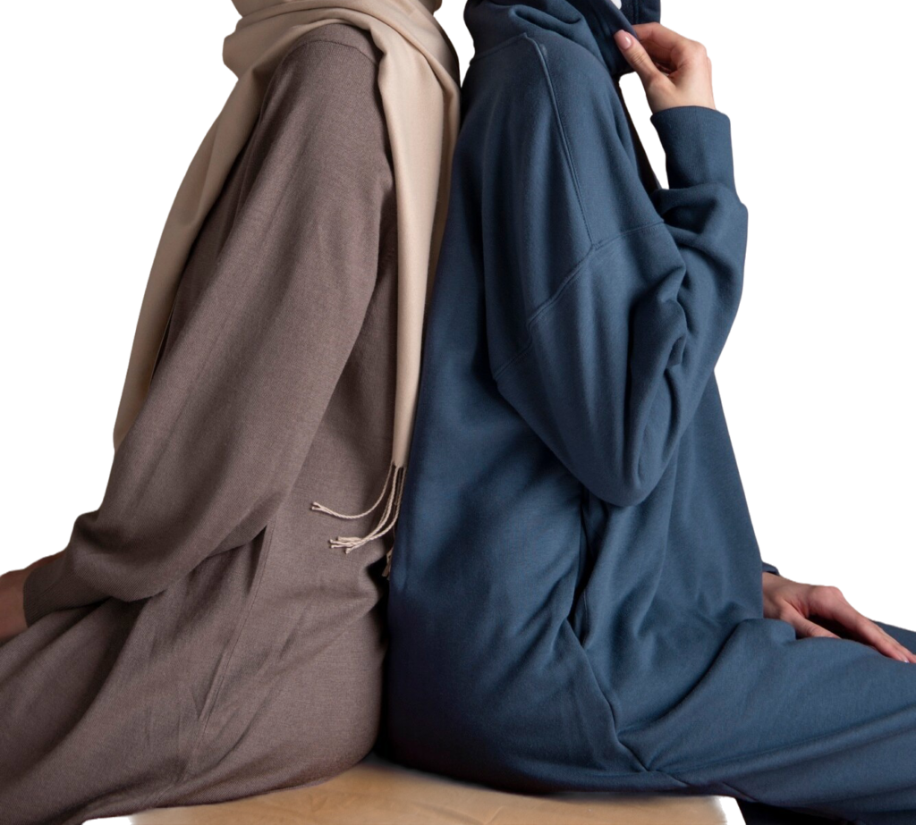 medium shot women sitting together